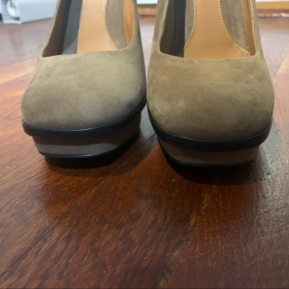 Authentic Fendi Suede Platform Pumps - Picture 3 of 8